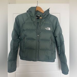 Like new! Women’s small North Face jacket